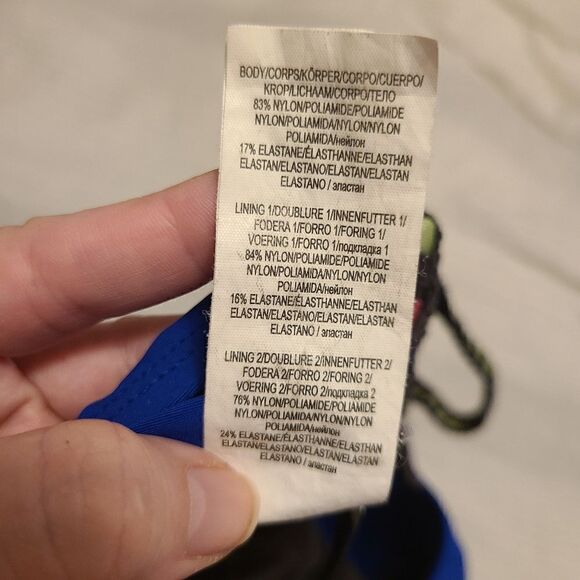 La Blanca Threading Along One Piece Swimsuit - Picture 5 of 7